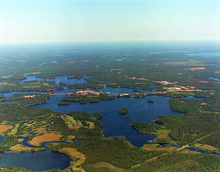 a view of the Minocqua chain of lakes form the air
